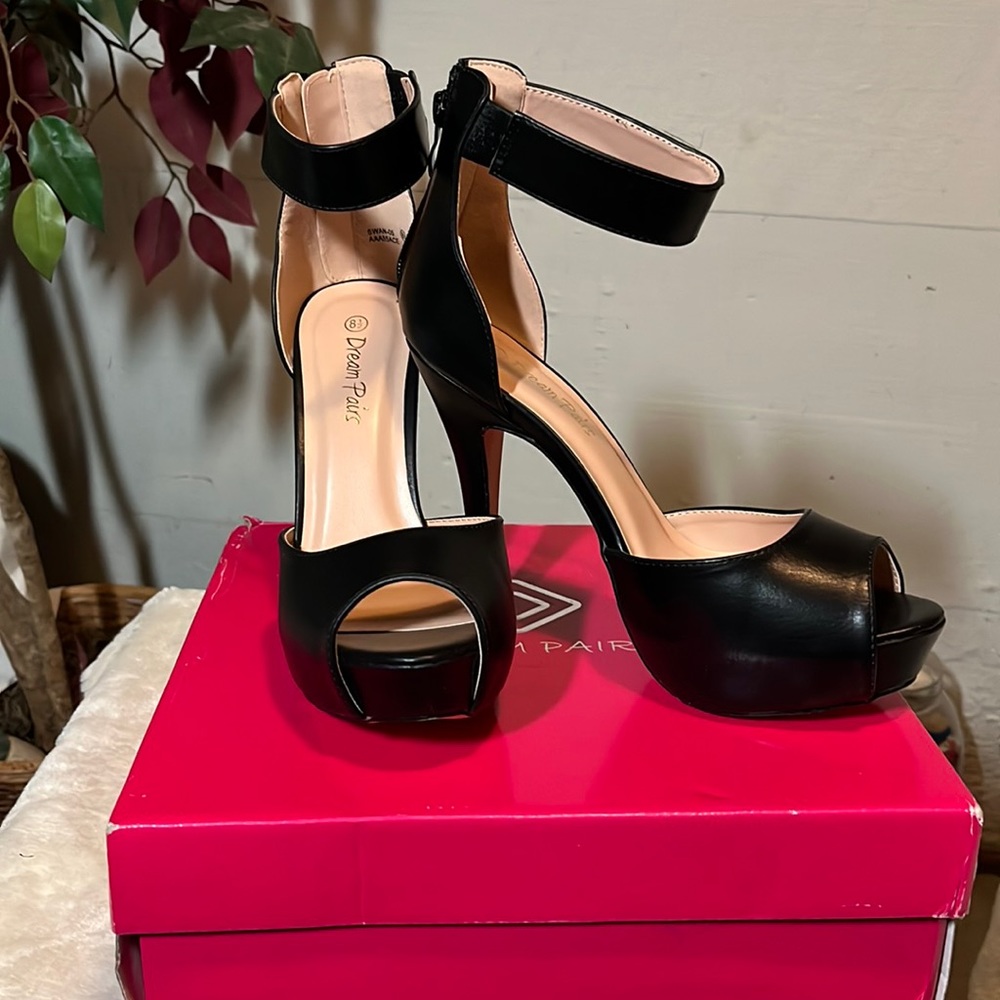 Dream Paris 5” heal with a 1” platform black dress shoes